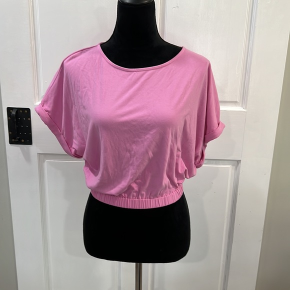 Hurley Tops - Hurley size SMcropped short sleeve top excellent condition stretchy &very soft